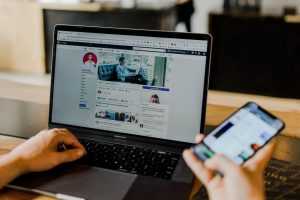 Home Illustratie van lokale online marketing strategie met doelgroep selectie en regionaal adverteren