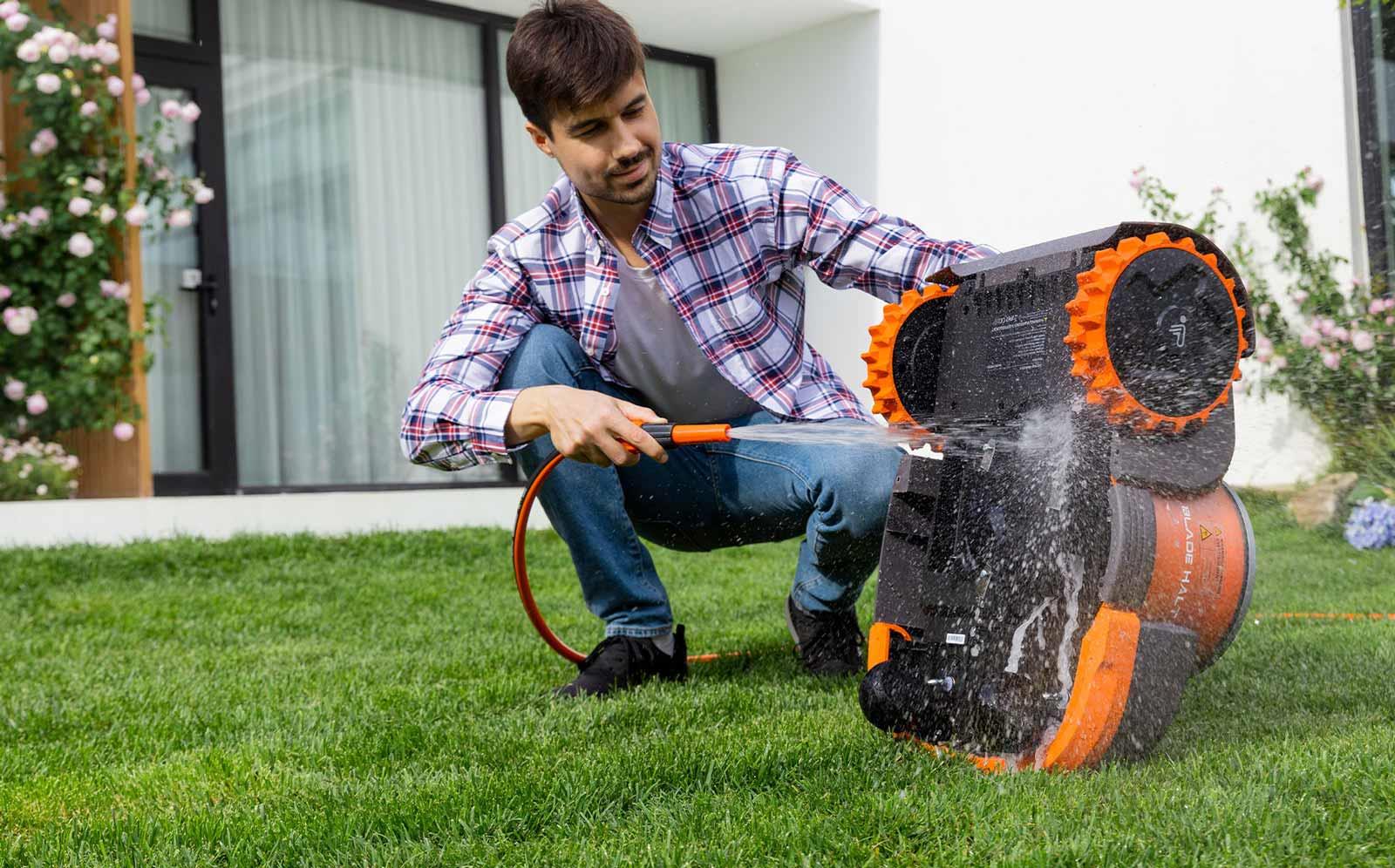 Segway Navimow robotmaaier navigeert intelligent door de tuin voor een perfect onderhouden gazon