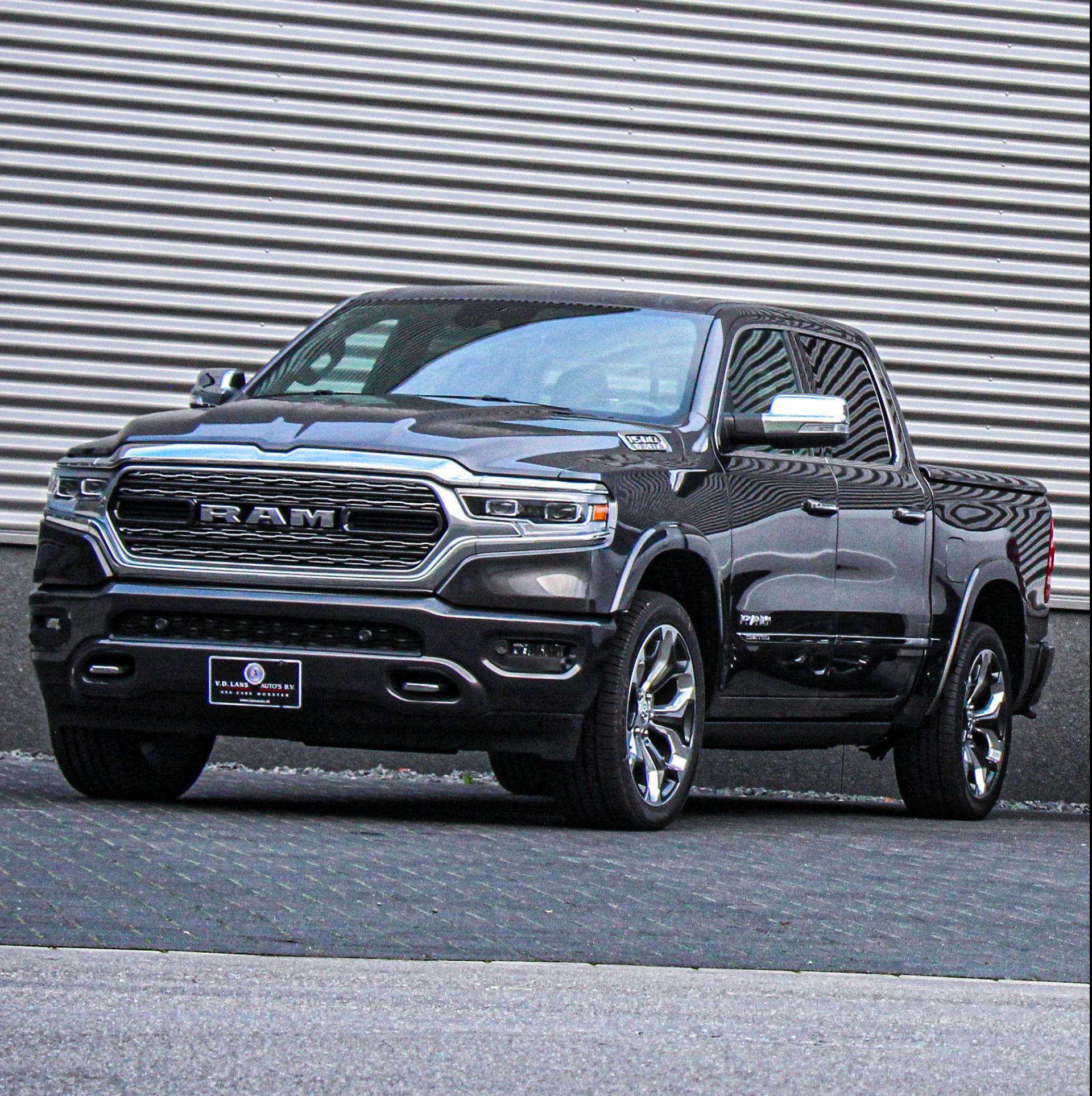 Dodge RAM kopen of leasen - foto van een krachtige pick-up met HEMI V8 motor voor werk en transport